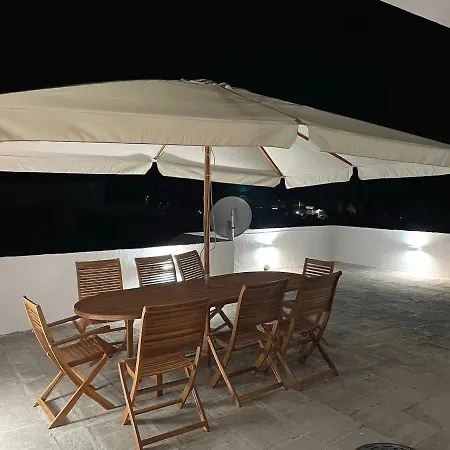 Villa Immersa Nel Verde Lejlighed *